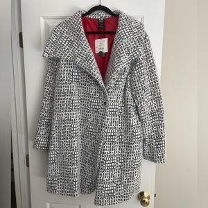 NWT Pure Essence Grey and White Patterned Coat